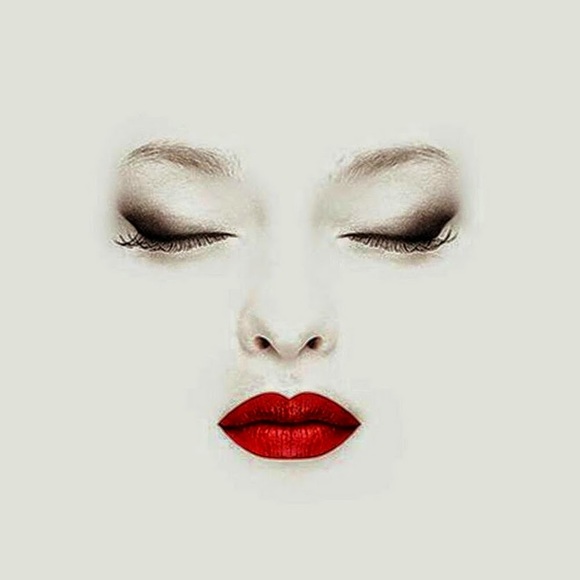 Meet your Posher, Helen - Picture 1 of 1